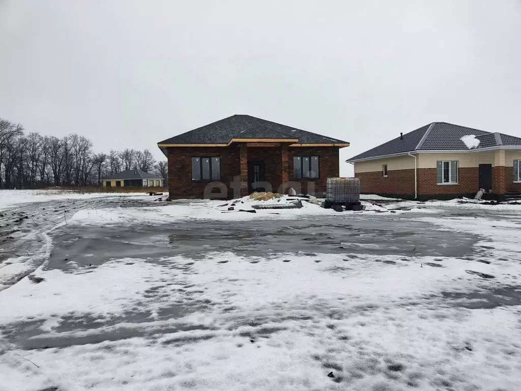 Дом в Белгородская область, Белгородский район, Пушкарское с/пос, с. ... - Фото 1