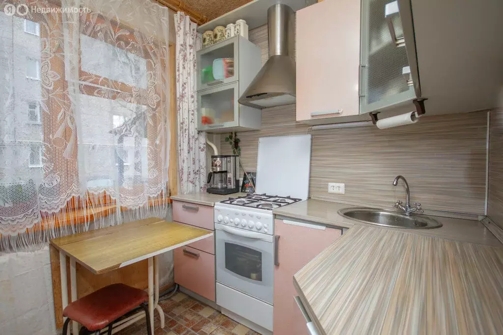 3-комнатная квартира: Ульяновск, улица Пожарского, 27 (58.8 м) - Фото 1