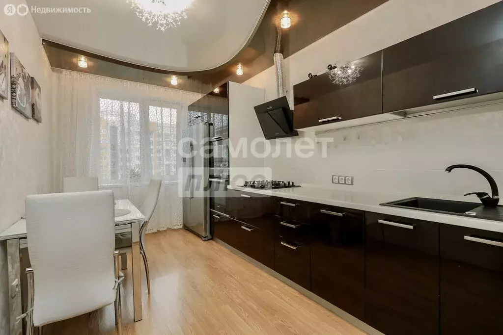 2-комнатная квартира: Ижевск, улица Архитектора П.П. Берша, 3к3 (60 м) - Фото 1