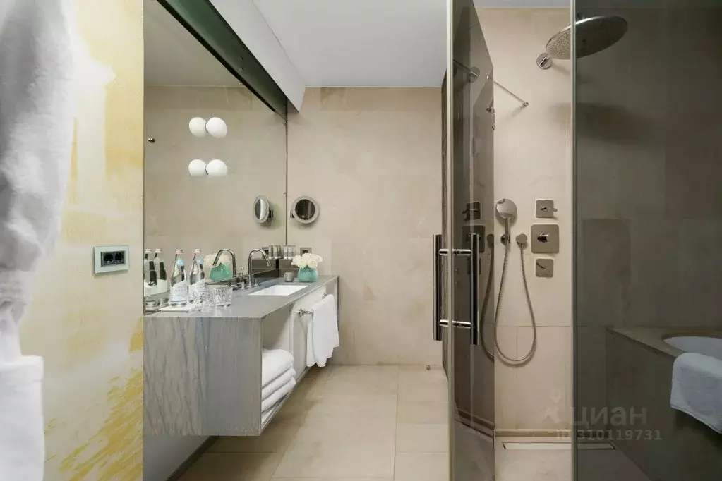 Комната Санкт-Петербург Вознесенский просп., 6 (47.0 м) - Фото 1
