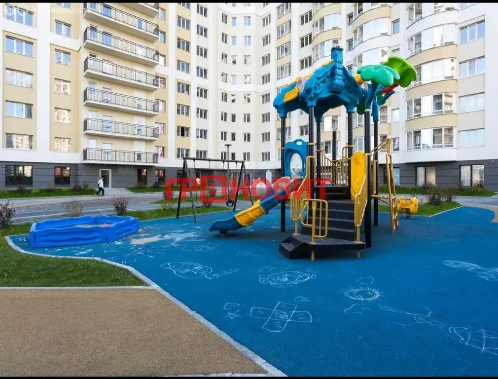 3-комнатная квартира: Новосибирск, улица Дуси Ковальчук, 242 (115 м) - Фото 1