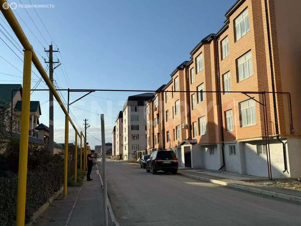 3-комнатная квартира: Махачкала, 1-я Акгёльная улица, 11 (100 м) - Фото 2