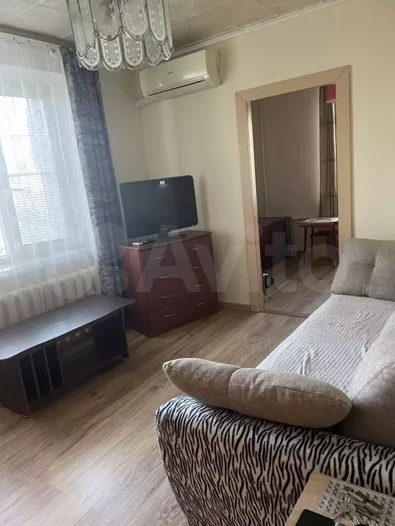 2-к. квартира, 40 м, 1/9 эт. - Фото 0