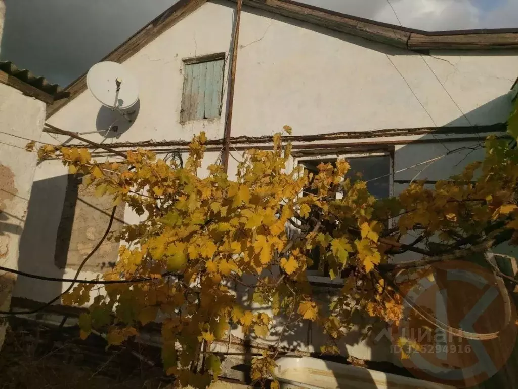 Дом в Крым, Сакский район, с. Ромашкино ул. Шевченко, 75 (68 м) - Фото 1