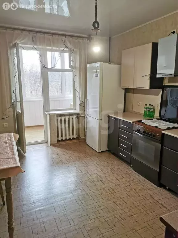 2-комнатная квартира: Владикавказ, Весенняя улица, 1к4 (74 м) - Фото 1