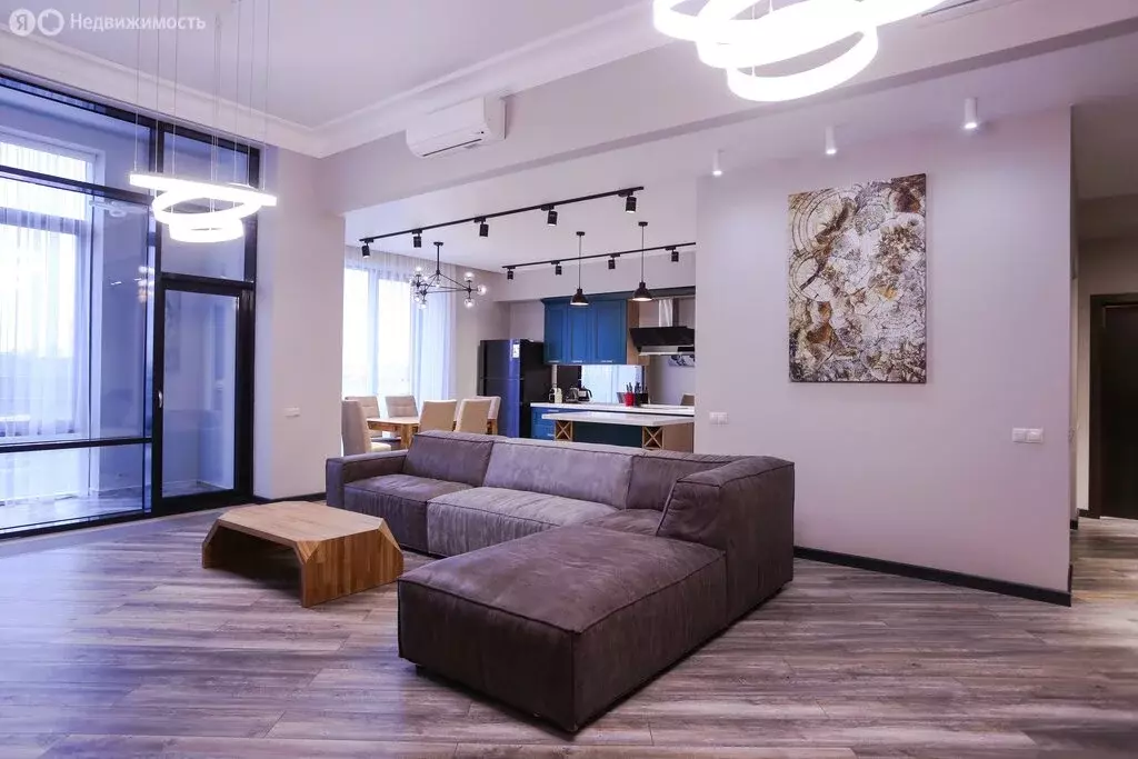 3-комнатная квартира: посёлок городского типа Заречье, Весенняя улица, ... - Фото 2