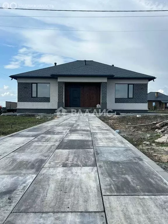 Дом в Белгород, улица Василия Ерошенко (140 м) - Фото 1