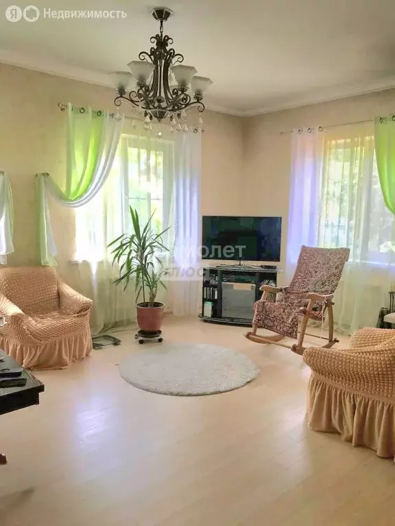 Дом в Апрелевка, улица Дзержинского, 10 (300 м) - Фото 0