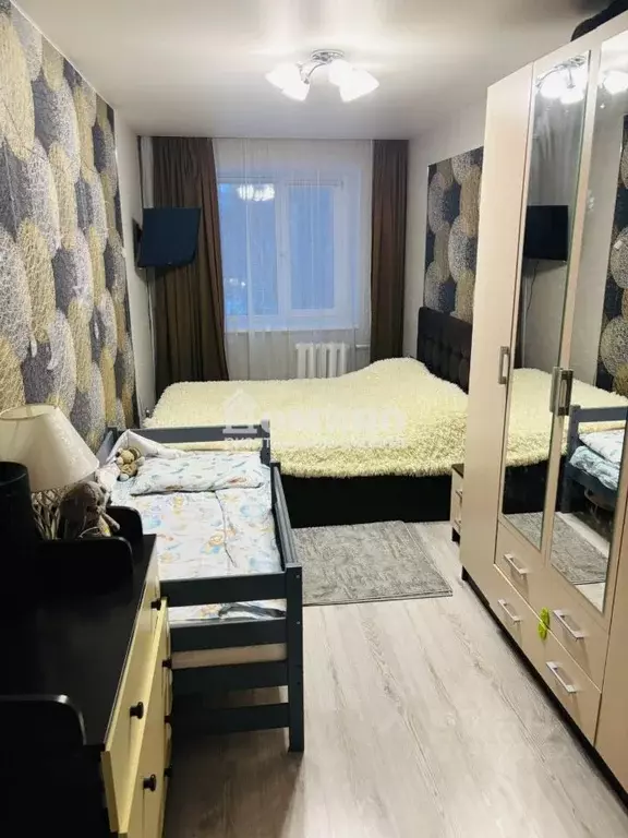 2-к кв. Тюменская область, Тюмень ул. 50 лет Октября, 51 (41.8 м) - Фото 1