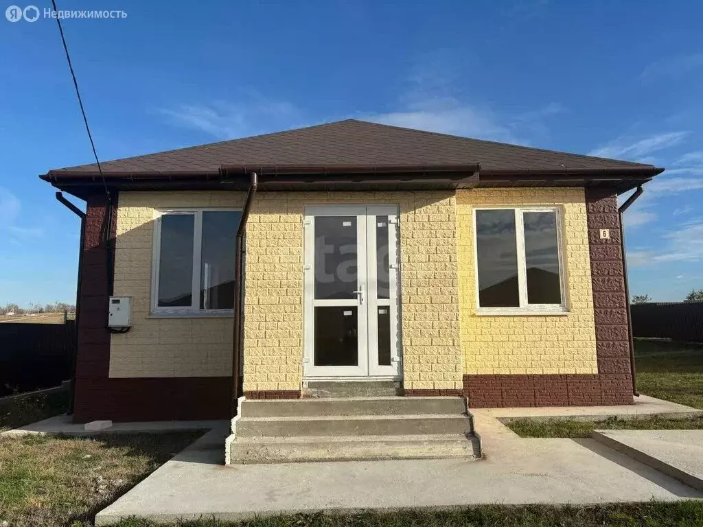 Дом в Чистенское сельское поселение, село Новозбурьевка, Солнечная ... - Фото 1