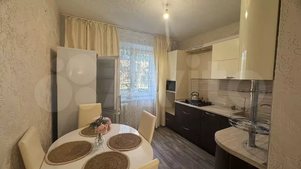 2-к. квартира, 52 м, 2/9 эт. - Фото 0