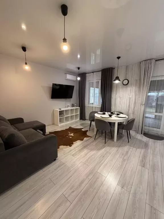 Таунхаус в Самарская область, Ставропольский район, с. Ягодное ул. ... - Фото 1