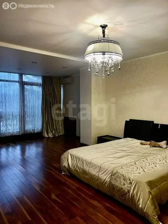 4-комнатная квартира: Владикавказ, Пушкинская улица, 2 (160 м) - Фото 1