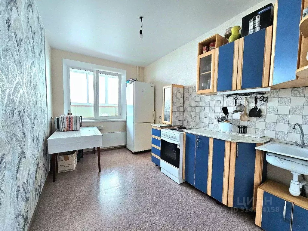 3-к кв. Волгоградская область, Волгоград ул. Академика Комарова, 70 ... - Фото 0