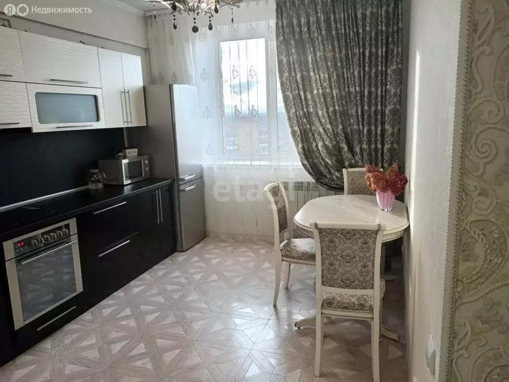 2-комнатная квартира: абакан, улица торосова, 15 (71 м) - Фото 0