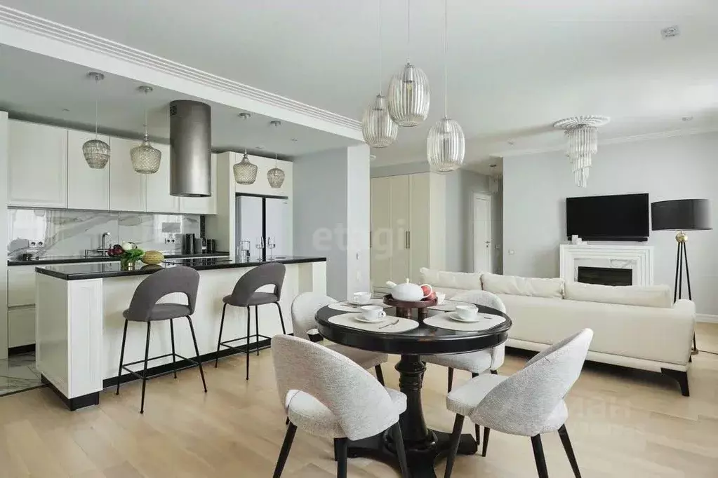 3-к кв. Тюменская область, Тюмень ул. Газовиков, 77 (88.4 м) - Фото 1