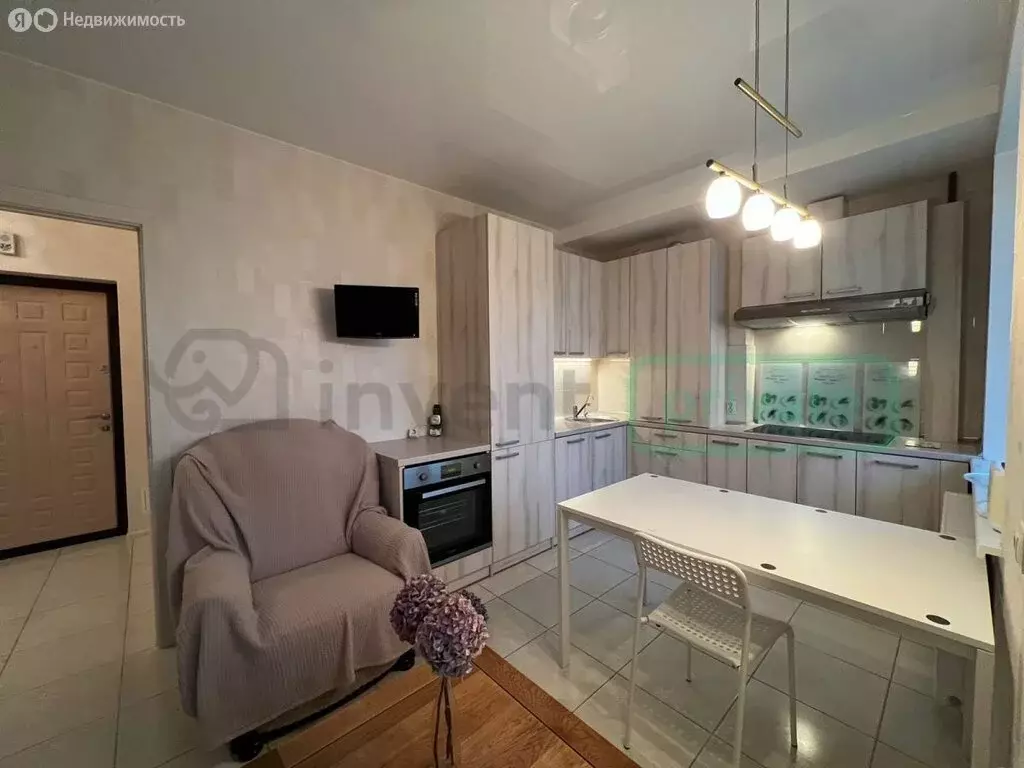 2-комнатная квартира: Пионерский, Комсомольская улица, 62 (56 м) - Фото 2