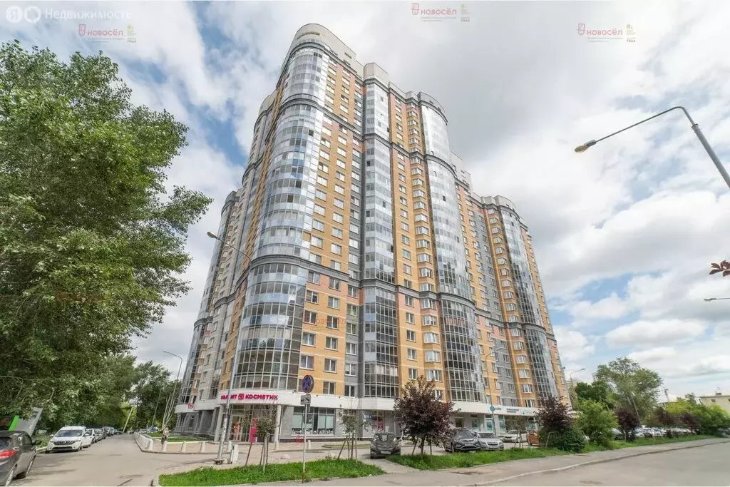 3-комнатная квартира: Екатеринбург, Ирбитская улица, 8 (78 м) - Фото 0