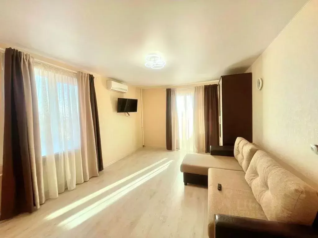 2-к кв. Крым, Алушта ул. Судакская, 8 (56.0 м) - Фото 1