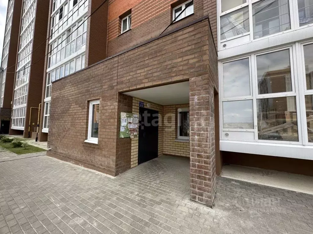 2-к кв. Калужская область, Калуга ул. Академика Потехина, 3 (71.3 м) - Фото 1