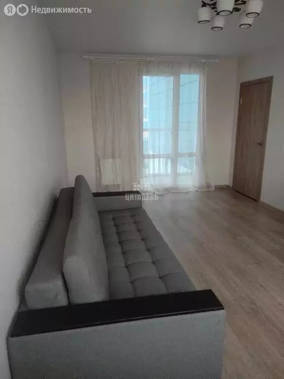 2-комнатная квартира: Воронеж, улица Адмирала Чурсина, 16 (64.1 м) - Фото 1