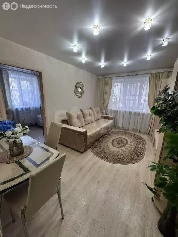 3-комнатная квартира: Курган, улица Пичугина, 16 (50.7 м) - Фото 2