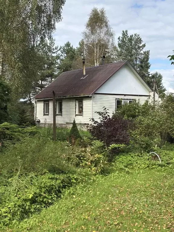 Дом в Псковская область, Островский район, Бережанская волость, д. ... - Фото 1