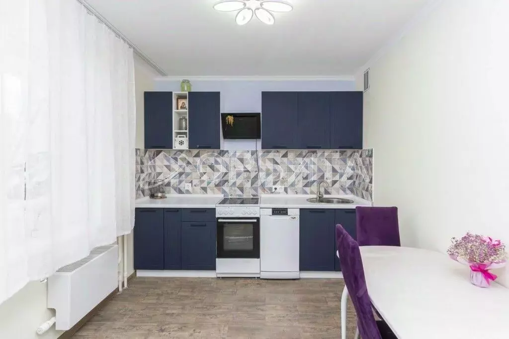 1-к кв. Тюменская область, Тюмень ул. Монтажников, 34 (40.9 м) - Фото 0