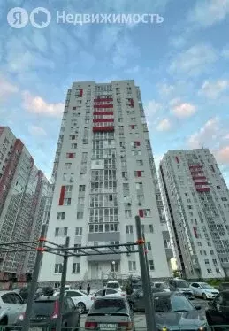 1-комнатная квартира: Тюмень, улица 50 лет Октября, 75к2 (40 м) - Фото 0