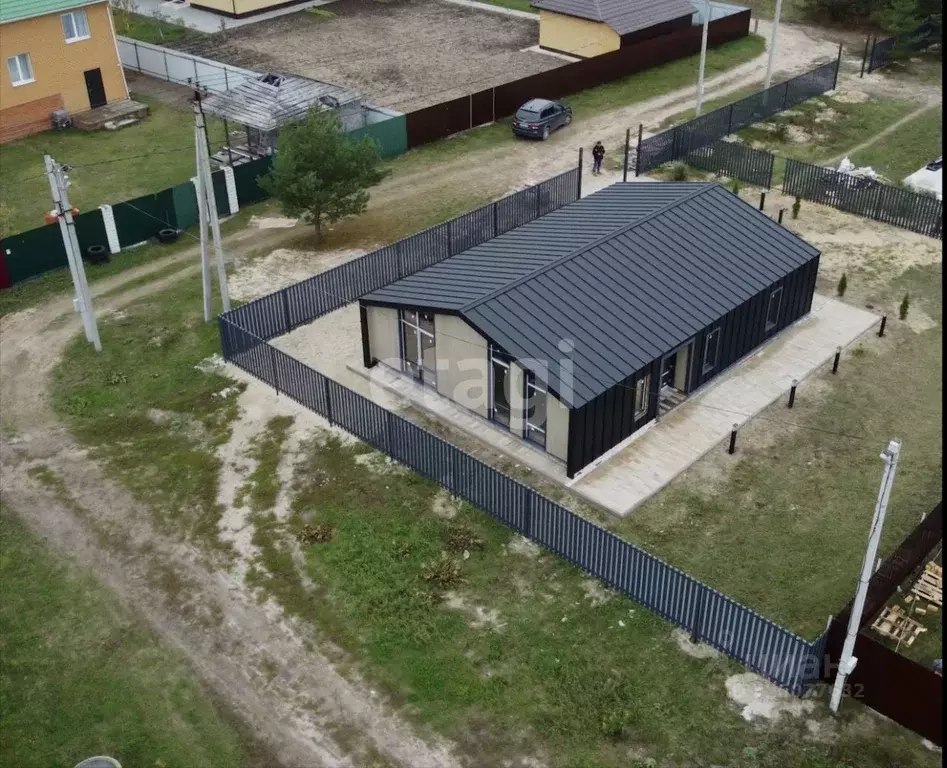 Дом в Калужская область, Калуга Тарутинская ул., 42 (100 м) - Фото 1