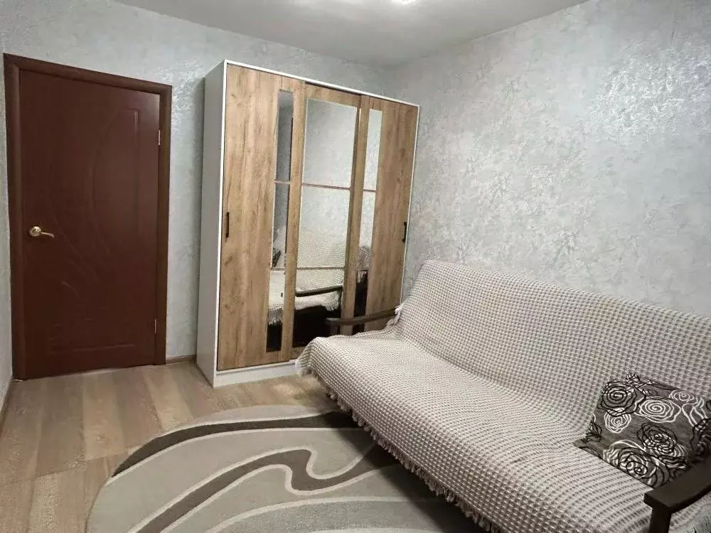 3-к кв. Омская область, Омск Городок Нефтяников мкр, ул. 4-я ... - Фото 1