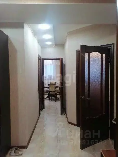 2-к кв. Ямало-Ненецкий АО, Салехард ул. Республики, 77 (61.4 м) - Фото 0