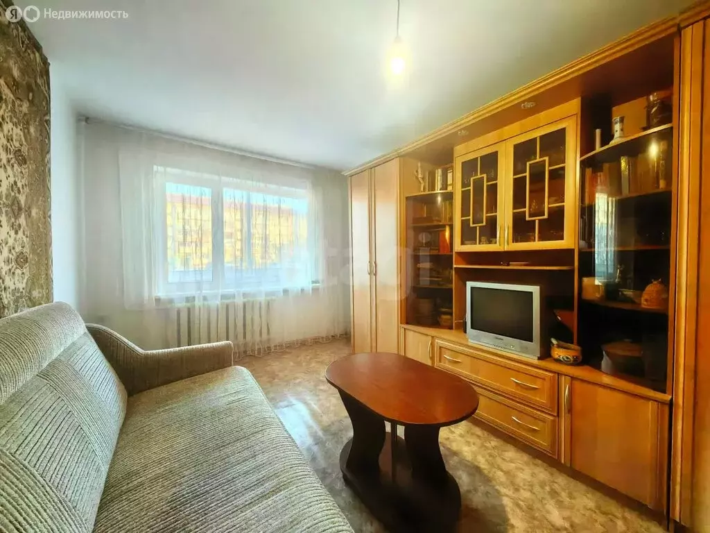 3-комнатная квартира: посёлок городского типа Ярославский, Школьный ... - Фото 1