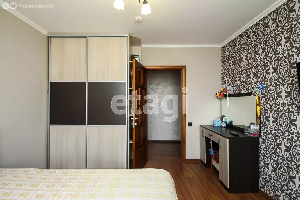 3-комнатная квартира: Тюмень, улица Пермякова, 65 (81 м) - Фото 2