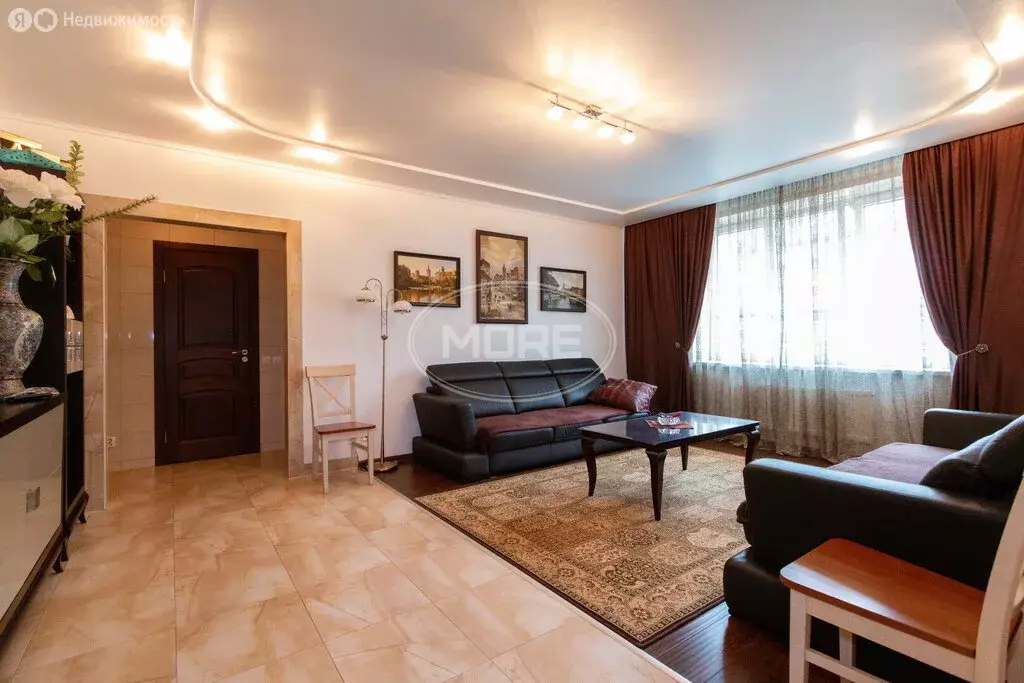 3-комнатная квартира: Калининград, улица Барклая де Толли, 28А (85 м) - Фото 1