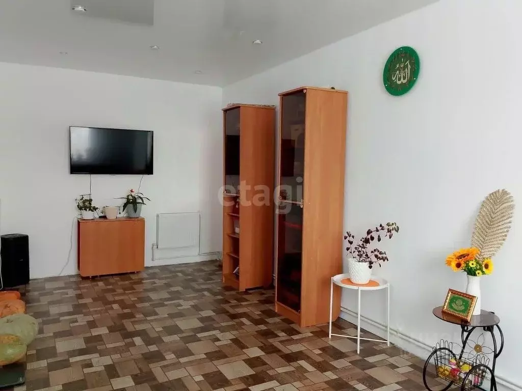 Дом в Башкортостан, Ишимбайский район, Петровский сельсовет, с. ... - Фото 1