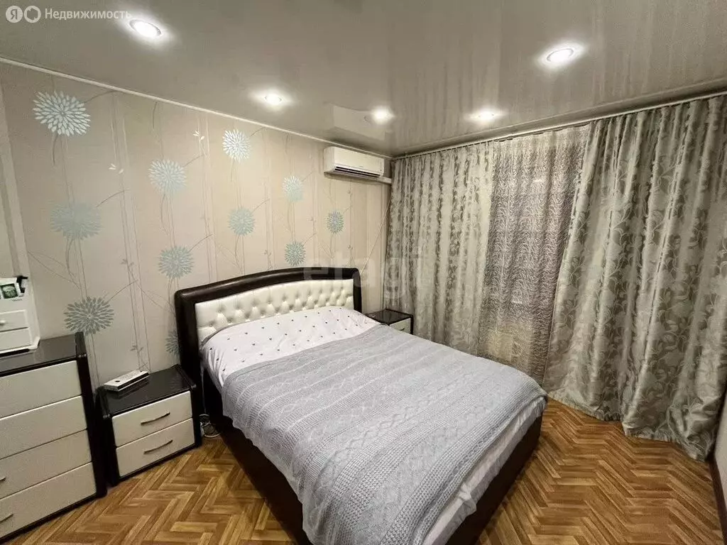 3-комнатная квартира: Тольятти, проспект Степана Разина, 63 (67.6 м) - Фото 1