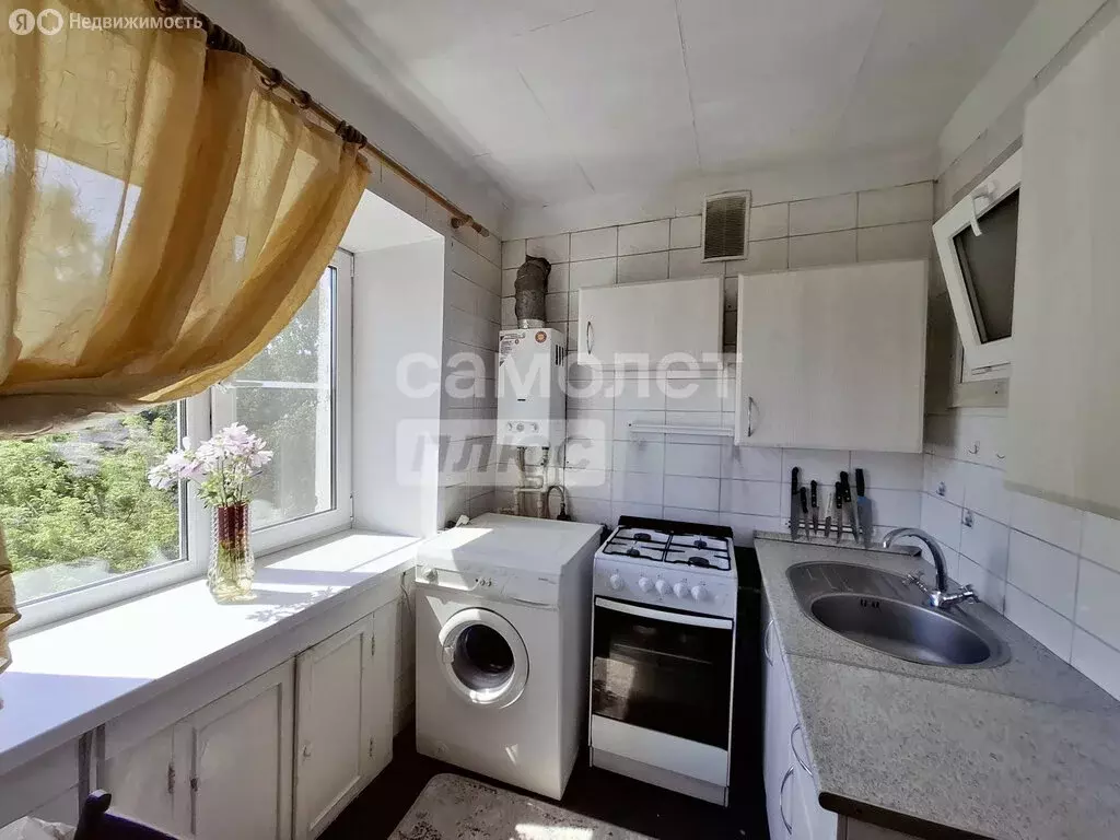 3-комнатная квартира: Кострома, улица Титова, 1 (56 м) - Фото 1