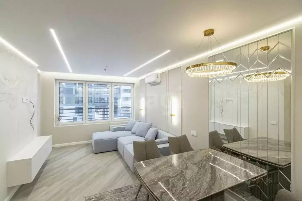 2-к кв. Тюменская область, Тюмень ул. 50 лет Октября, 57Бк1 (70.0 м) - Фото 1