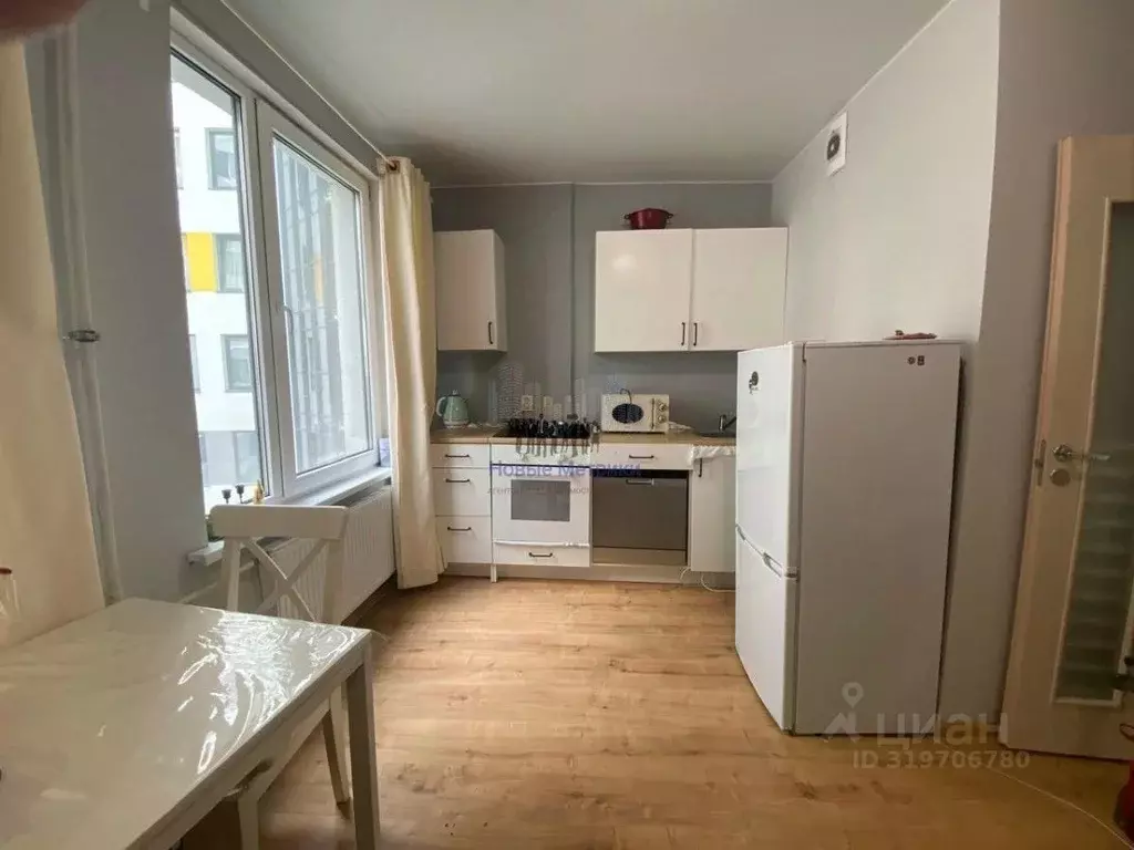 Студия Санкт-Петербург бул. Александра Грина, 1 (31.0 м) - Фото 1