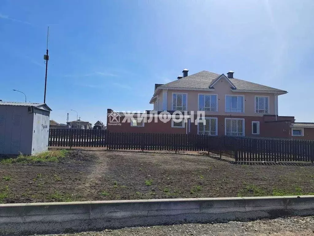 Таунхаус в Кемеровская область, Кемеровский район, д. Солонечная бул. ... - Фото 1