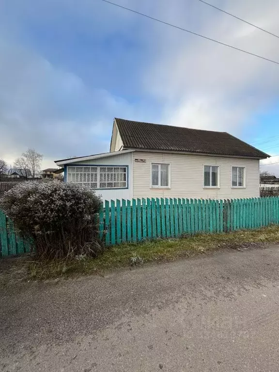 Дом в Брянская область, Навлинский район, Бяковское с/пос, д. Селище ... - Фото 1