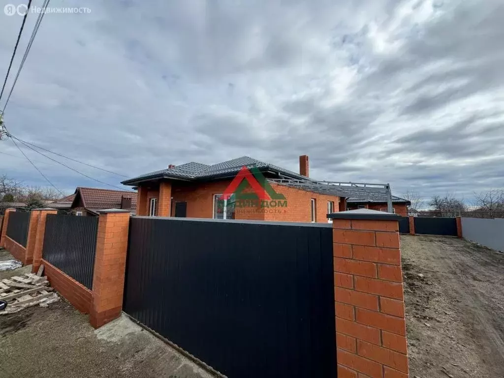 Дом в село Красносельское, улица Шевченко (120 м) - Фото 1