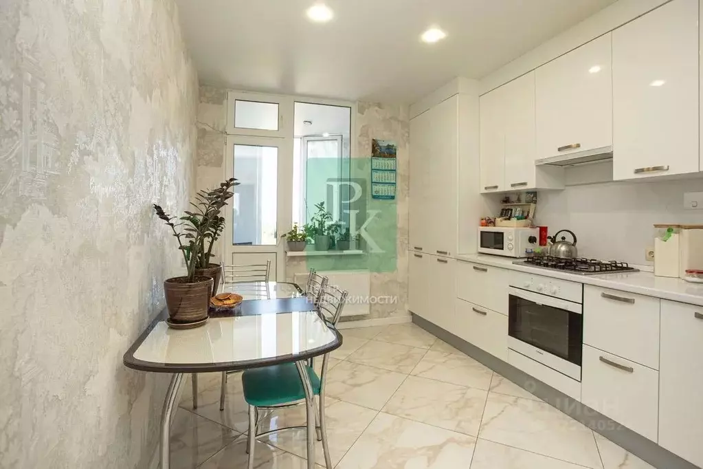 2-к кв. Севастополь ул. Парковая, 12 (65.5 м) - Фото 2