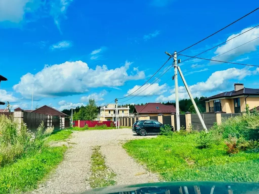 Участок в Московская область, Сергиево-Посадский городской округ, д. ... - Фото 1