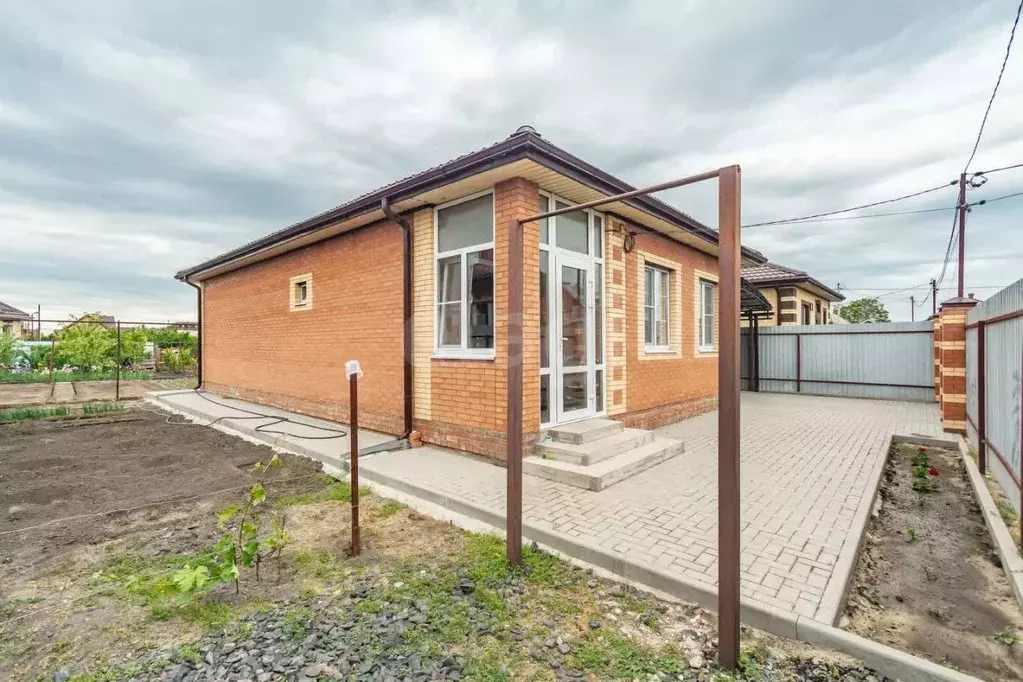 Дом в Ростовская область, Батайск Крымская ул. (79 м) - Фото 0