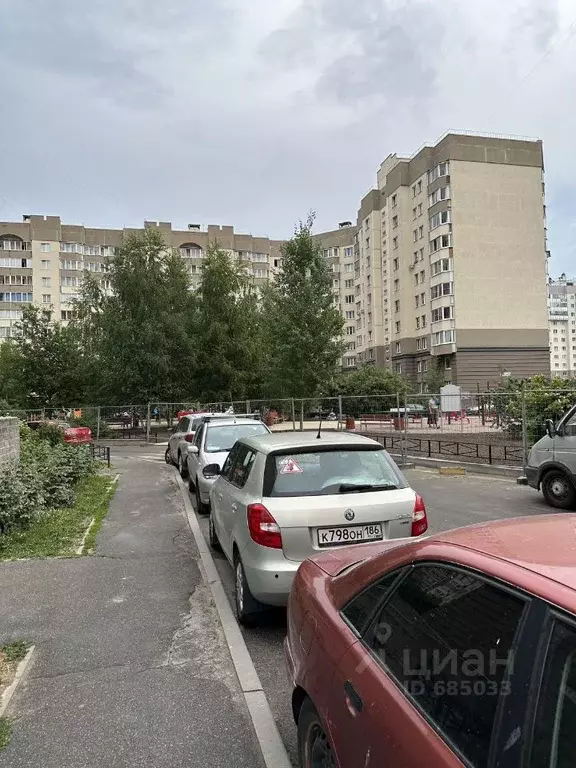 Комната Санкт-Петербург ул. Оптиков, 52к2 (14.1 м) - Фото 1