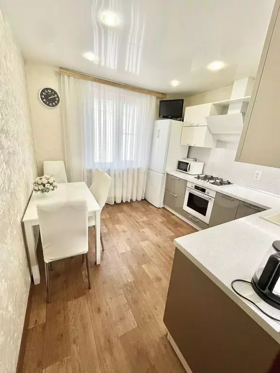 3-к. квартира, 70 м, 7/10 эт. - Фото 1
