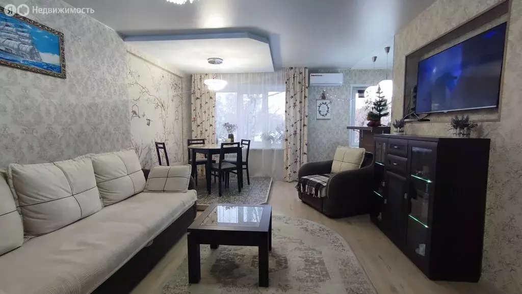 3-комнатная квартира: Саяногорск, микрорайон Енисейский, 4 (58.6 м) - Фото 1