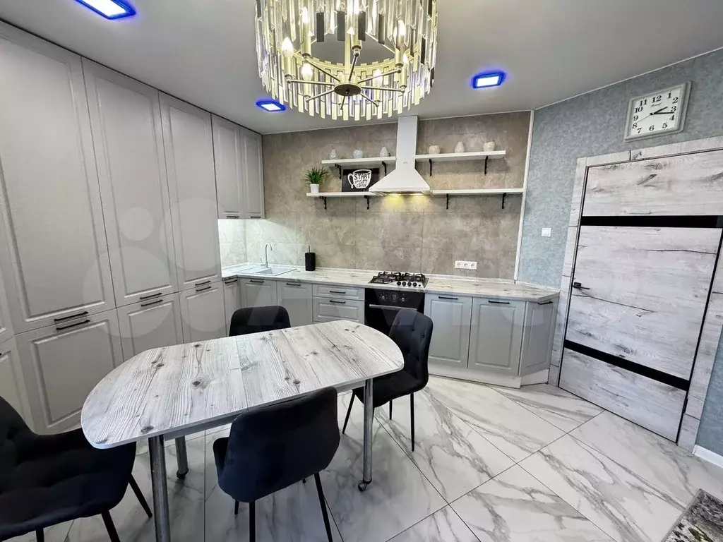 2-к. квартира, 90 м, 4/5 эт. - Фото 0